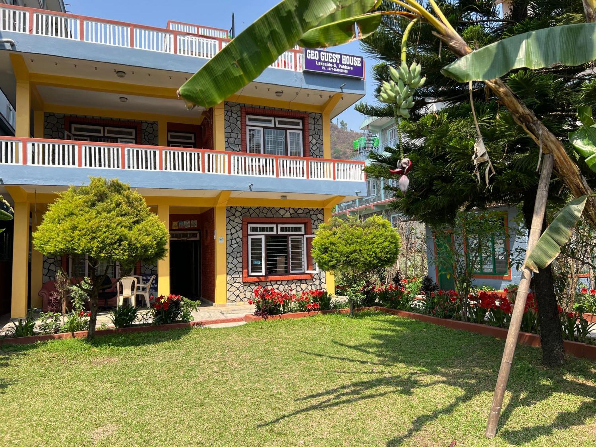 Geo Guest House Pokhara Bagian luar foto