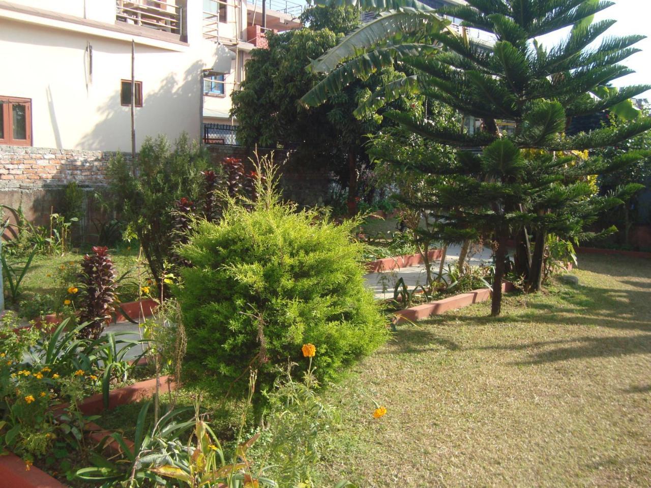 Geo Guest House Pokhara Bagian luar foto