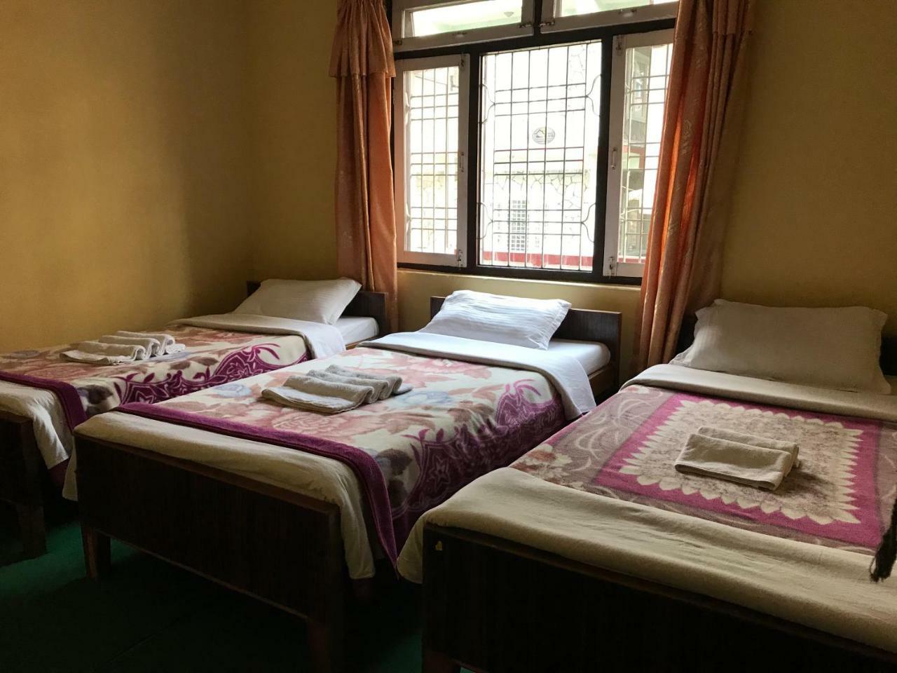 Geo Guest House Pokhara Bagian luar foto