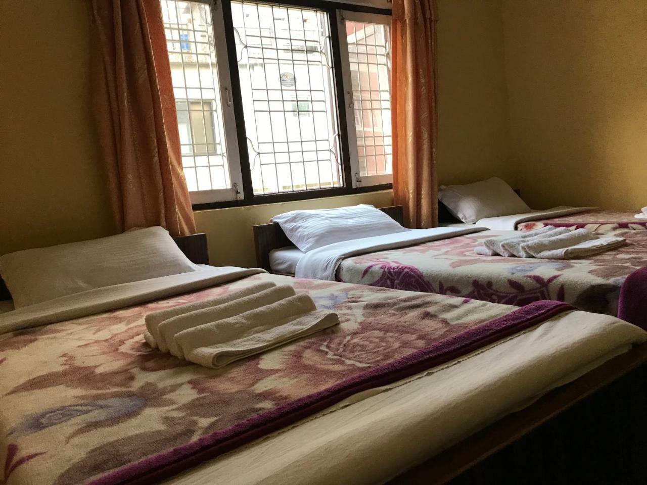 Geo Guest House Pokhara Bagian luar foto