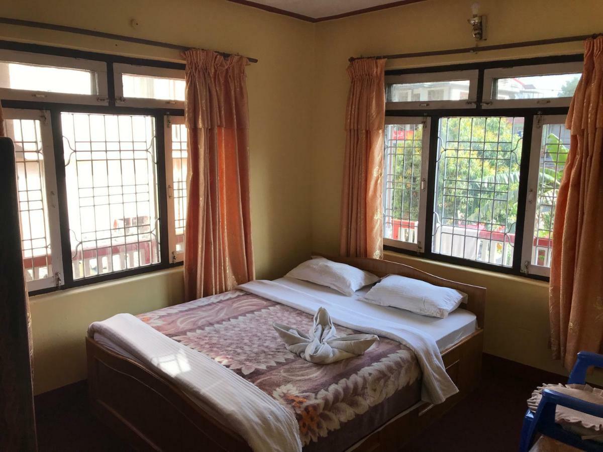 Geo Guest House Pokhara Bagian luar foto