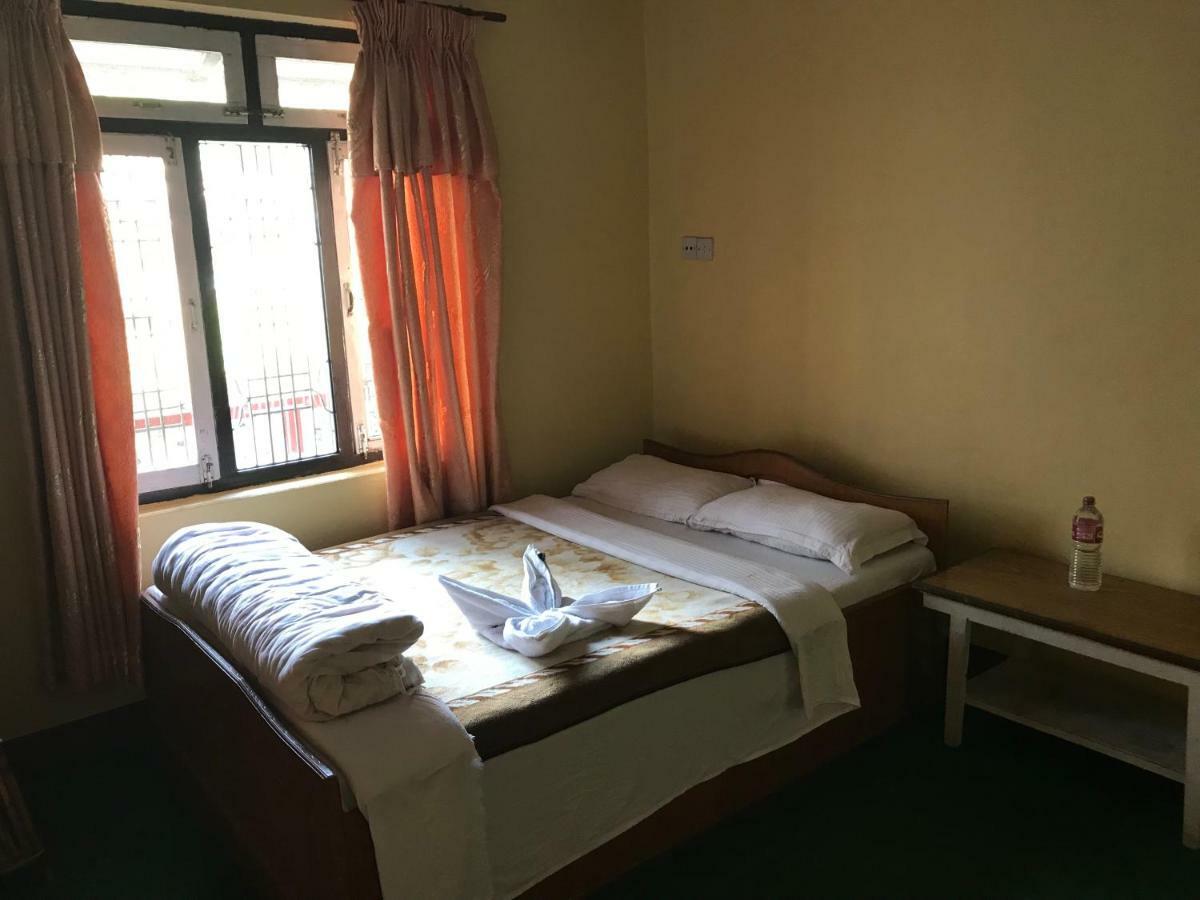 Geo Guest House Pokhara Bagian luar foto